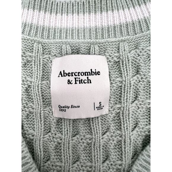 ABERCROMBIE & FITCH Muted Seafoam Green V-Neck Cable Sweater Vest (Woman: Small) - Picture 9 of 14